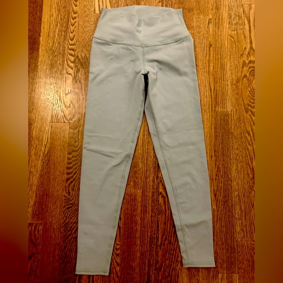 ALO YOGA 7/8 Leggings *Soft Seagrass* - Picture 3 of 5